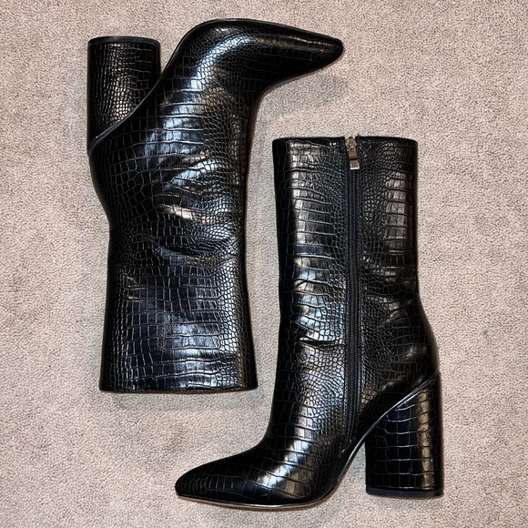 Black Croc Chunky Block Heel Point Toe Boots - Picture 4 of 7